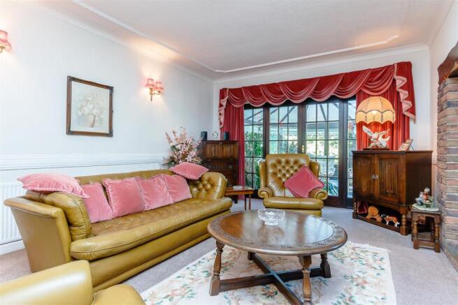 8364211-interior17.jpg