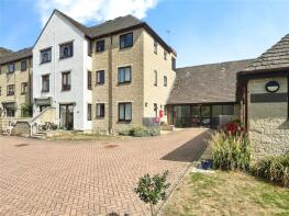 111, Barclay Court, Trafalgar Road, Cirencester GL7 2EN