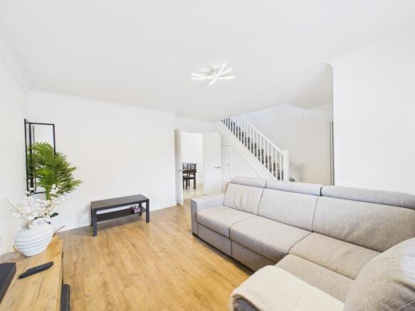 CAM02023G0-PR0197-STILL006