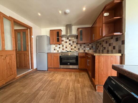 Call 02920 668585 to secure your viewing _4