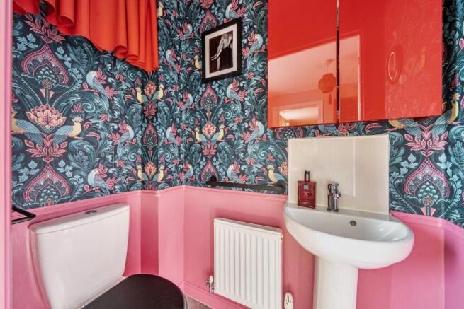 4 bed Detached for sale Image 10