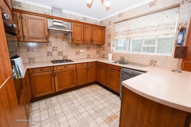 17 Woodland Av...