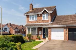 12, Chantry Close, Leicester LE9 3AE