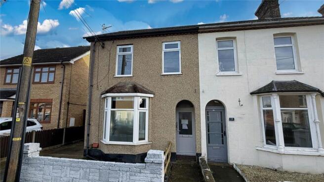 1-bed flat on Salisbury Avenue, Stanford-le-Hope, Essex, SS17, £165,000