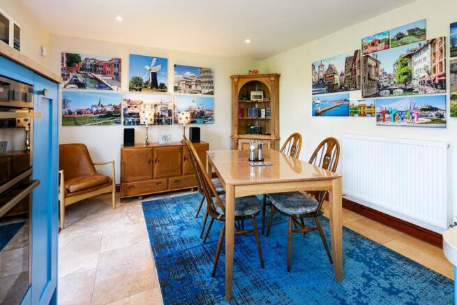 4 bed Detached for sale Image 6