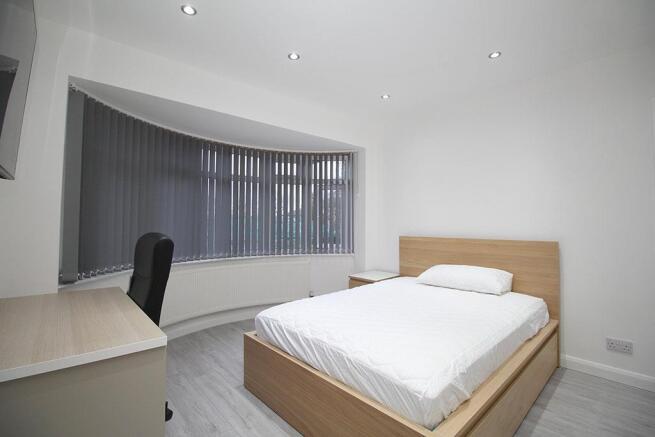 Bed and bay window