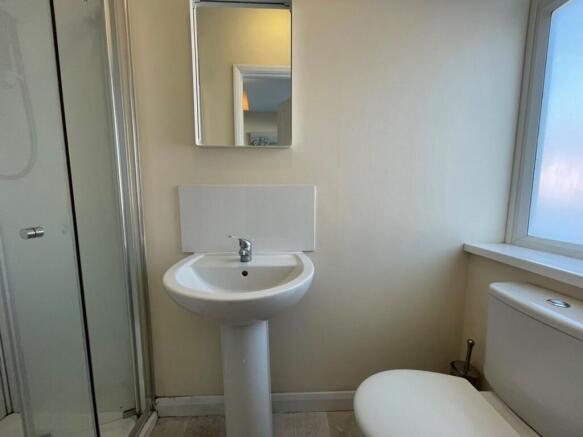 1 bed House Share to rent Image 4