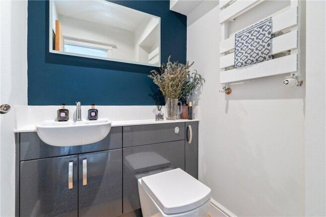 6 bed Detached for sale Image 9