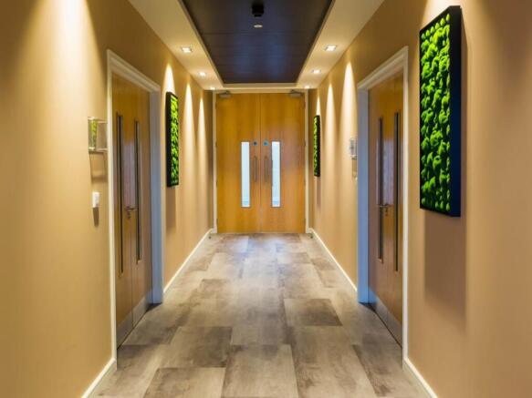 heathrow-boulevard-building-2-corridor-offices-h