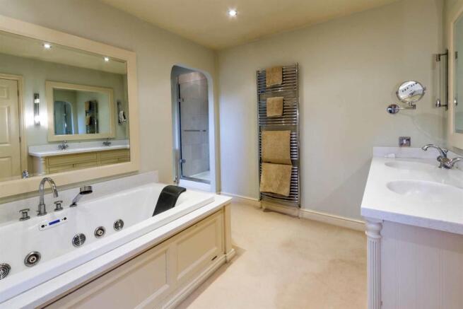 En-Suite Bathroom