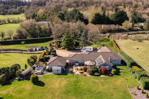 Wrexham Road, Pontblyddyn, CH7