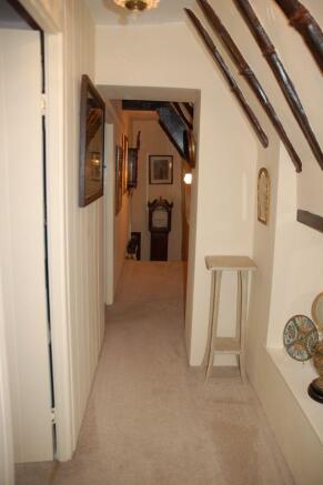 FIRST FLOOR LANDING