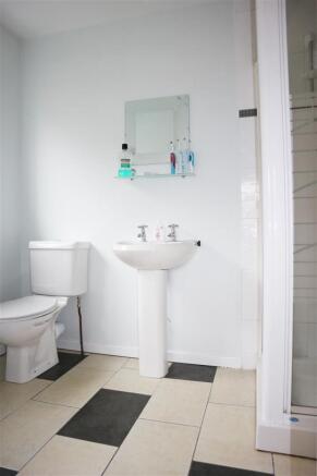 EN SUITE