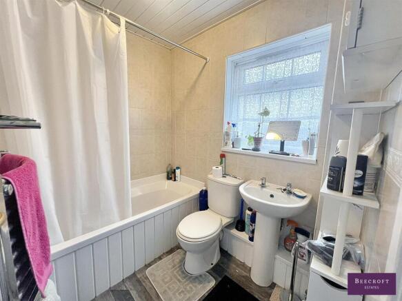 3 bed Semi-Detached for sale Image 6