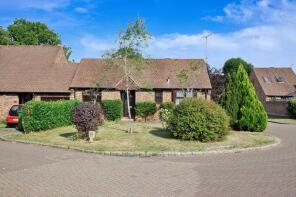 17, The Grange, Chobham, Woking GU24 8NQ