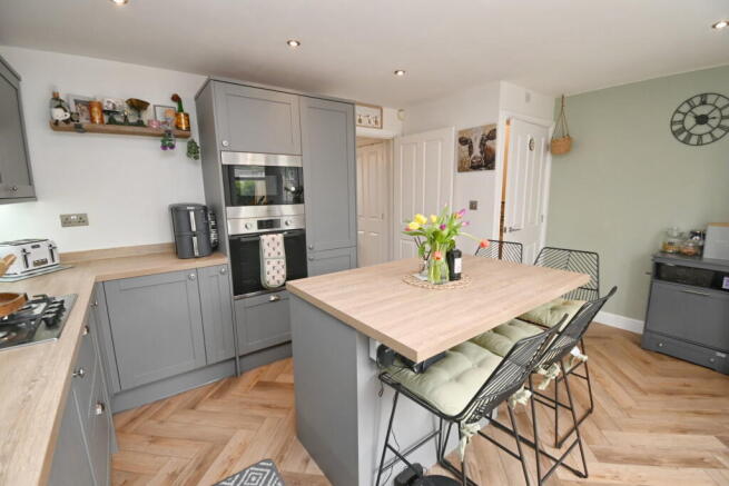 3 bed Town House for sale Image 7