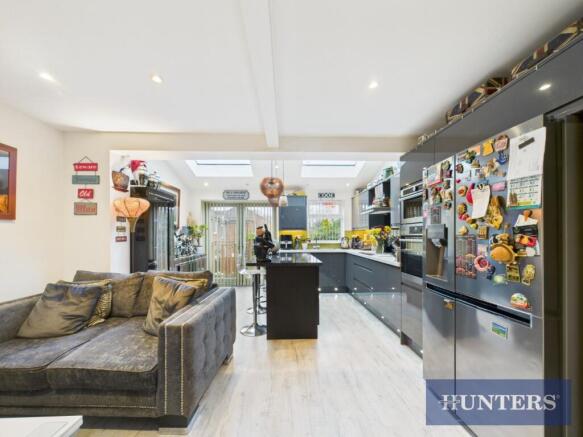 3 bed Semi-Detached for sale Image 4