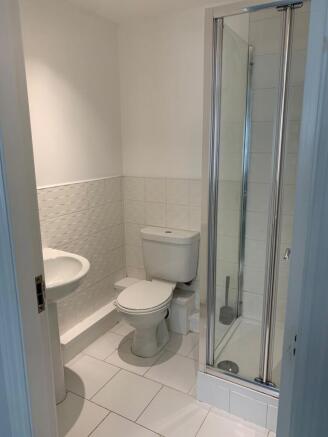 2 bed Apartment to rent Image 9