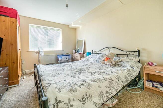 2 bed Apartment to rent Image 5