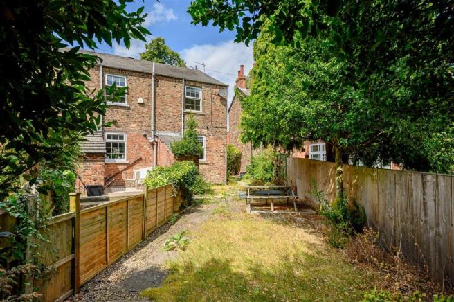 2 bed Cottage for sale Image 12