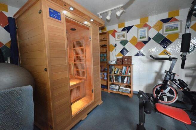 SAUNA & GYM