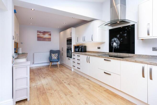 3 bed Semi-Detached for sale Image 4