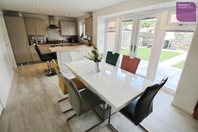 4 bed Detached for sale Image 4