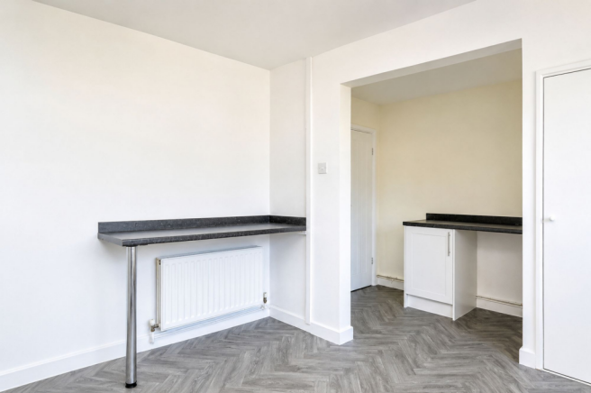 3 bed Terraced to rent Image 6