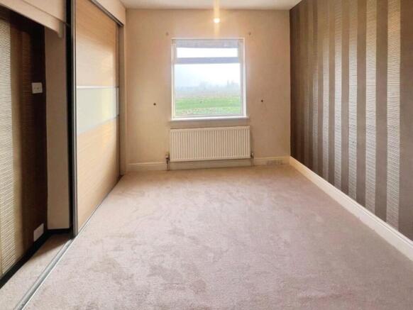 3 bed House to rent Image 9