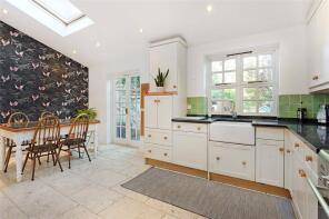 4, Crestway, London SW15 5BY