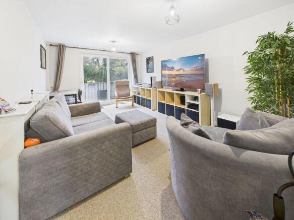 LOUNGE/DINING ROOM