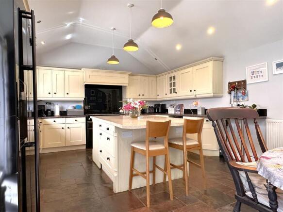 Open-Plan Dining Kitchen 013