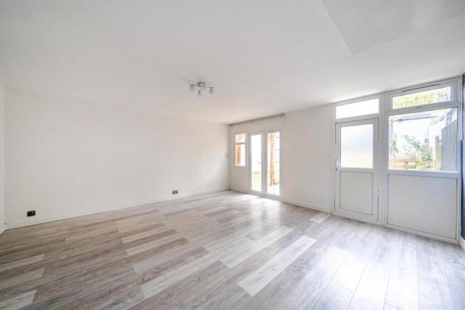 Living/dining room