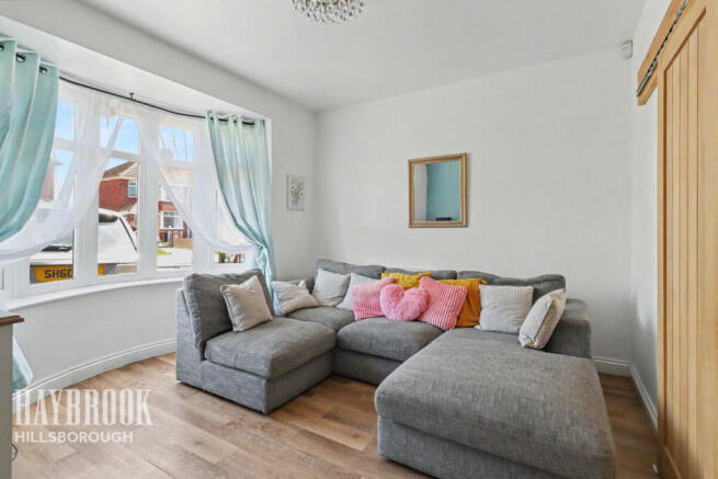 4 bed Semi-Detached for sale Image 4