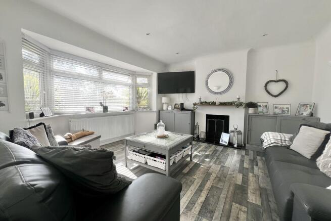 Lower Wood Road, Claygate photo 4