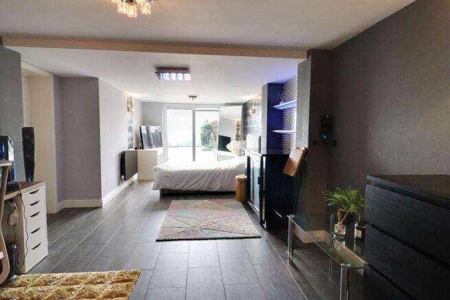 Bedroom 5 (Double)