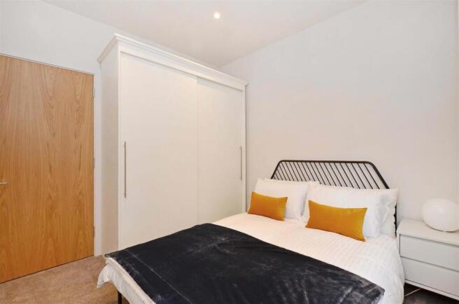 2 bed Apartment to rent Image 6