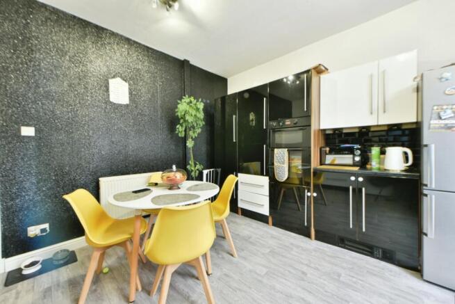 2 bed Terraced for sale Image 7