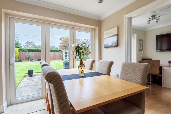 Dining Area 2.JPG