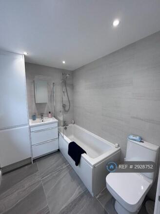 2 bed Terraced to rent Image 7