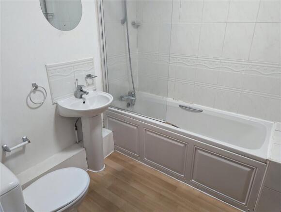 2 bed Apartment to rent Image 6