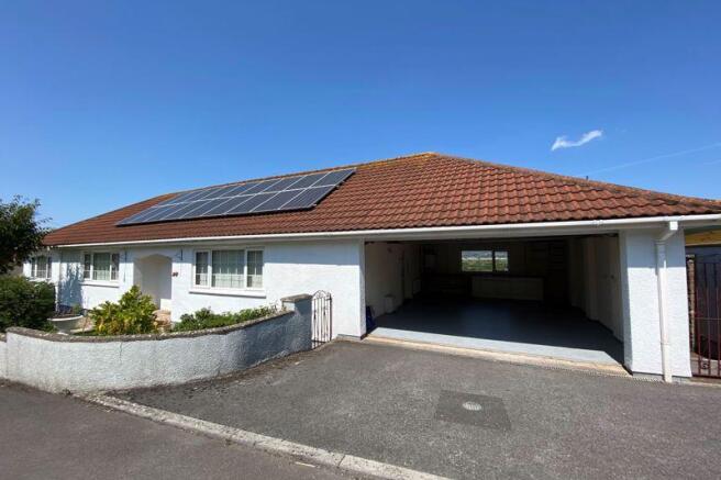 Double Garage ...