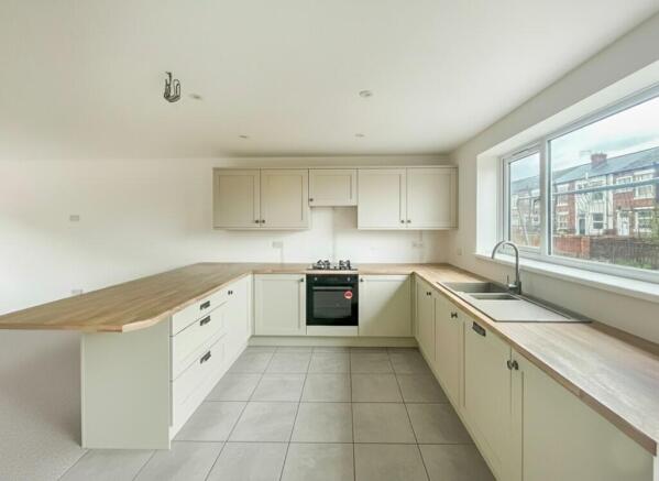 3 bed Town House for sale Image 7