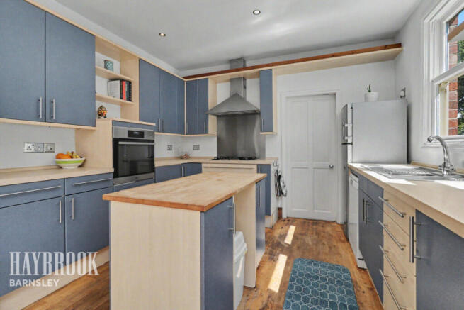 4 bed Semi-Detached for sale Image 8