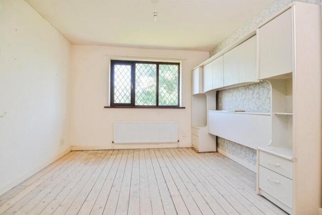 4 bed Semi-Detached for sale Image 9