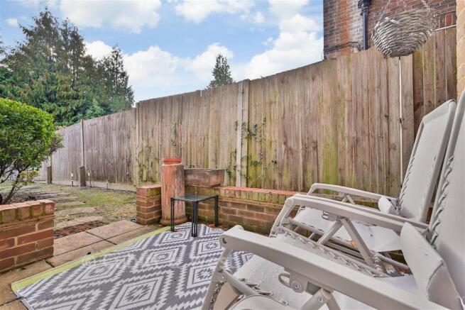 The Crescent, Belmont, Sutton, Surrey photo 2