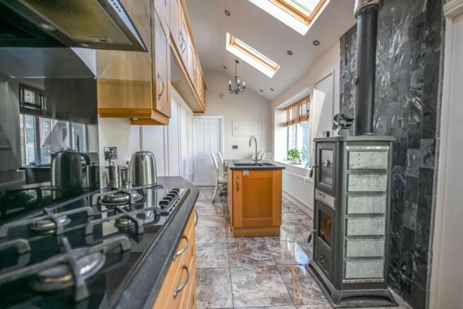 Cliff Terrace EweMove Marske-8