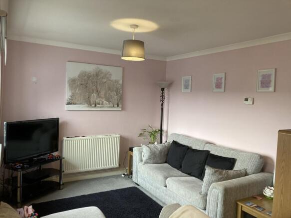 Crown Road, Sittingbourne - Lounge