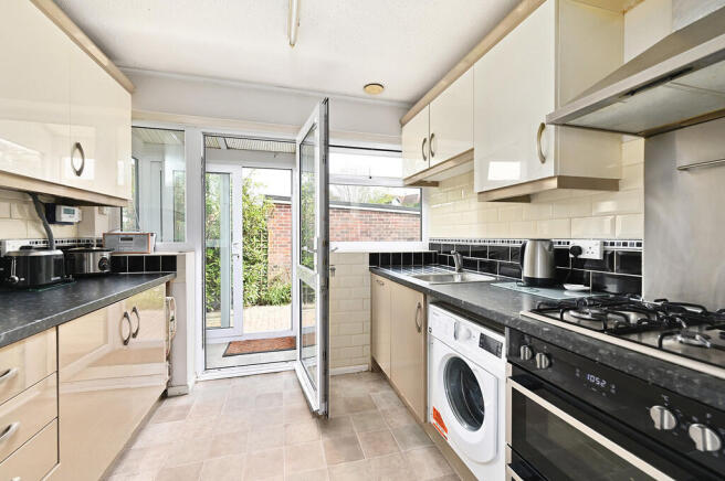 11 Parkhill Rd (7...