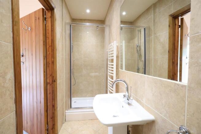 Barn En-Suite Downstairs Bed.jpg